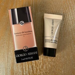 Giorgio armani luminous silk foundation 9 deluxe mini